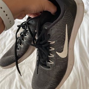 nike running sneakers